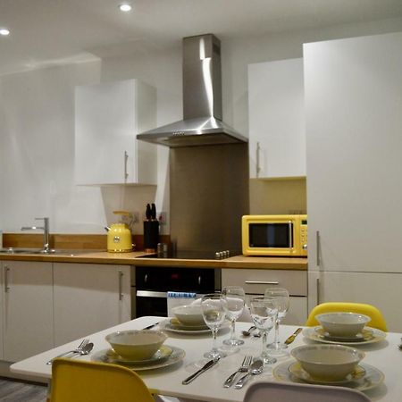 Qh31 - City Centre Location With 2 Double Bedrooms Sleeping Up To 4 People - Spacious Work Or Leisure Apartment Sheffield Zewnętrze zdjęcie