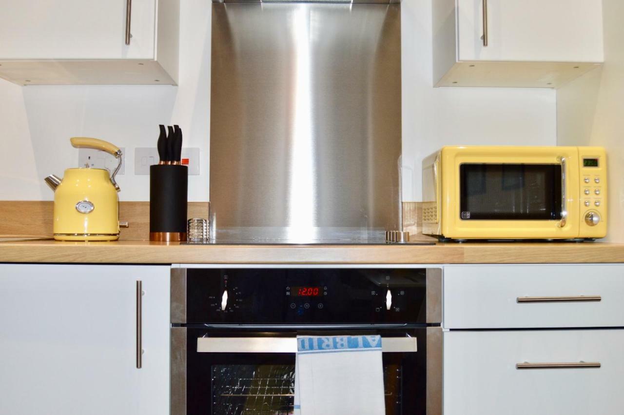 Qh31 - City Centre Location With 2 Double Bedrooms Sleeping Up To 4 People - Spacious Work Or Leisure Apartment Sheffield Zewnętrze zdjęcie